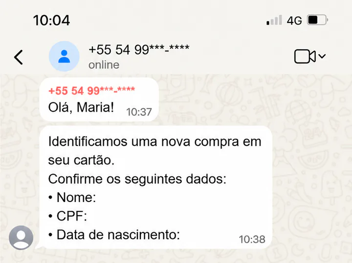 Mensagem falsa solicitando dados para confirmar uma compra